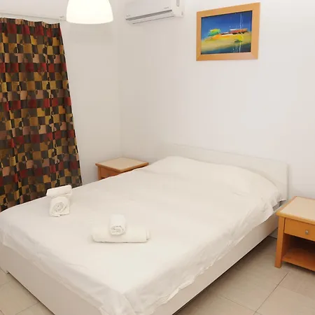 Apartment Ariadne 201 - 300m From Lighthouse Paphos